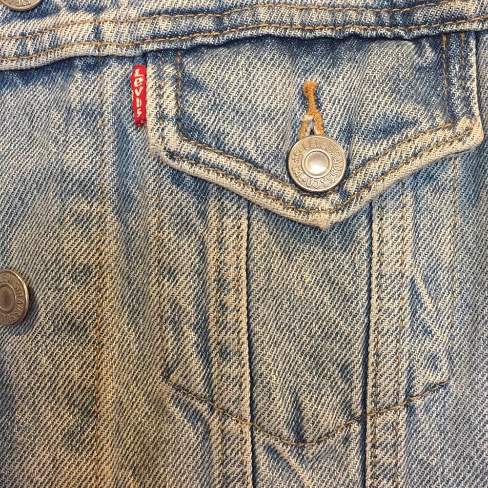 LEVI’s Jean Jacket - Picture 3 of 5